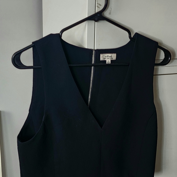 EUC Aritzia Wilfred Crepe Crop Top (M) - Picture 3 of 3